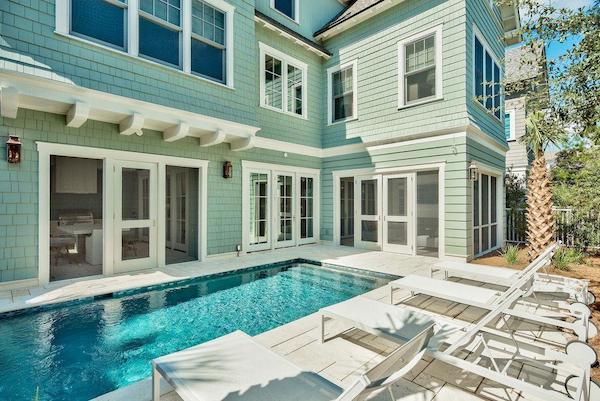 27 compass rose way